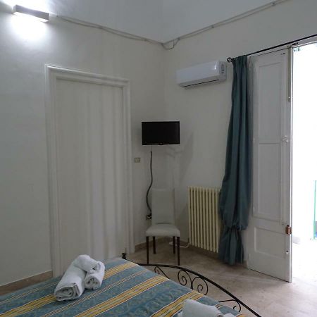 B&B New Antico Palazzo Parabita Exteriör bild