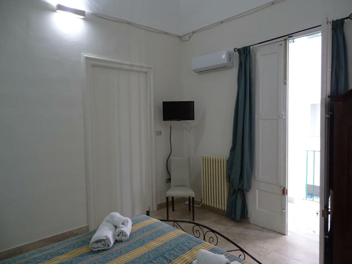 B&B New Antico Palazzo Parabita Exteriör bild
